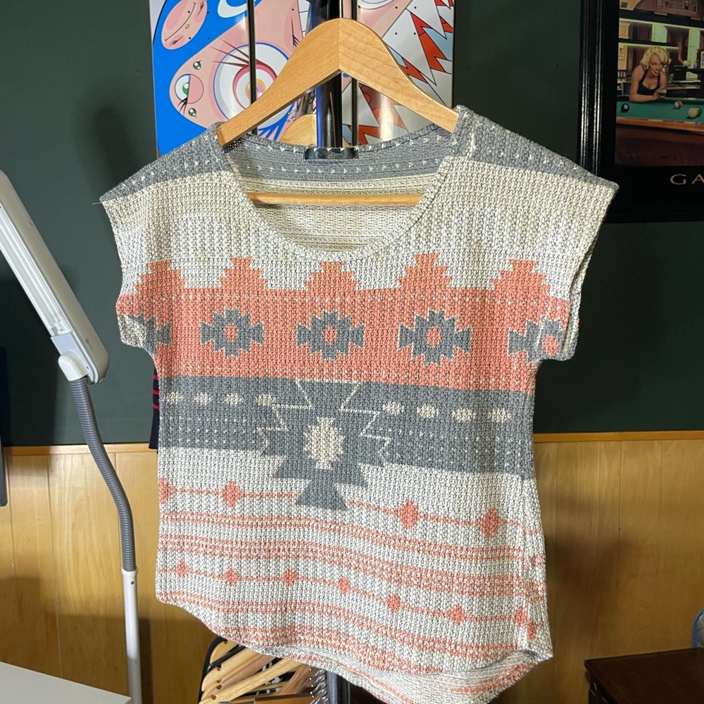 Blu Planet Gray and Cream Knit Top
